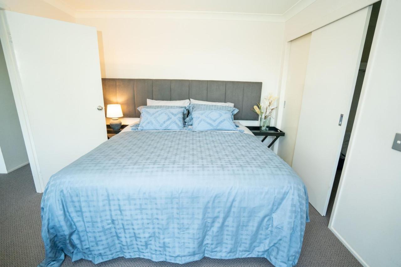 Private Retreat With & Ocean Views Close To Theme Parks Holiday home Gold Coast